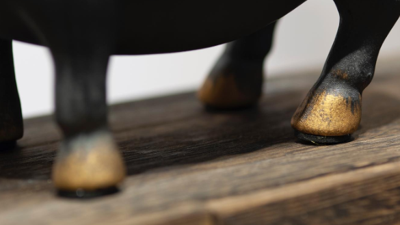 烏金唐馬（Obsidian Tang Horse Ornament）