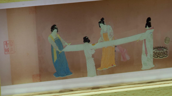 搗練圖桌燈（Court Ladies Preparing Newly Woven Silk Desk Lamp）