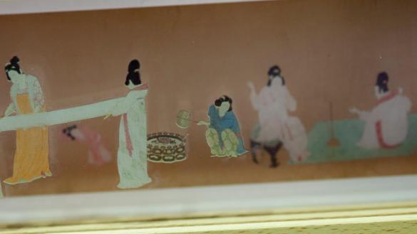 搗練圖桌燈（Court Ladies Preparing Newly Woven Silk Desk Lamp）