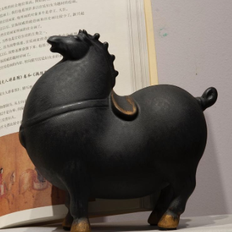 烏金唐馬（Obsidian Tang Horse Ornament）